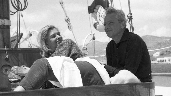 5d84ebe081787c7be7c6b1b505cfa41b_MELINADASSIN-1965-HIGH-1-1