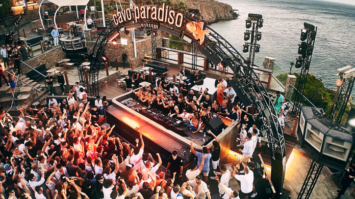 CAVO-PARADISO-master.00_15_05_24.Still164