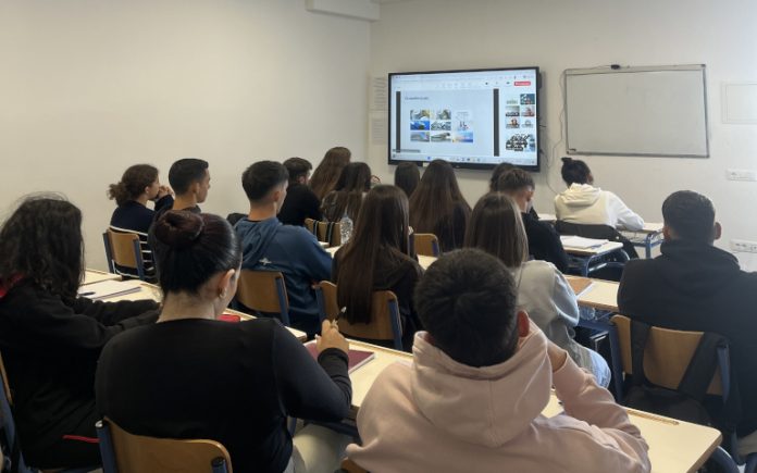 590883170_122265485306230670_5649033372502261430_n