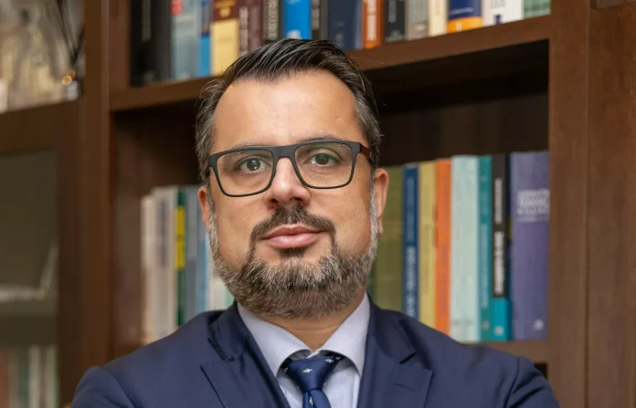 251027140031_dionysis-rizos