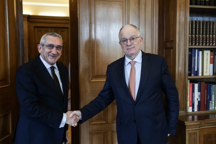 ΣΥΝΑΝΤΗΣΗ ΤOY ΠτΔ ΚΩΣΤΑ ΤΑΣΟΥΛΑ ΜΕ ΤΟΝ ΠΕΡΙΦΕΡΕΙΑΡΧΗ ΝΟΤΙΟΥ ΑΙΓΑΙΟΥ ΚΑΙ ΠΡΟΕΔΡΟ ΤΗΣ ΕΝΩΣΗΣ ΠΕΡΙΦΕΡΕΙΩΝ ΕΛΛΑΔΟΣ ΓΙΩΡΓΟ ΧΑΤΖΗΜΑΡΚΟ (ΘΟΔΩΡΗΣ ΜΑΝΩΛΟΠΟΥΛΟΣ/ΓΡΑΦΕΙΟ ΤΥΠΟΥ ΠΡΟΕΔΡΙΑΣ ΤΗΣ ΔΗΜΟΚΡΑΤΙΑΣ/EUROKINISSI)