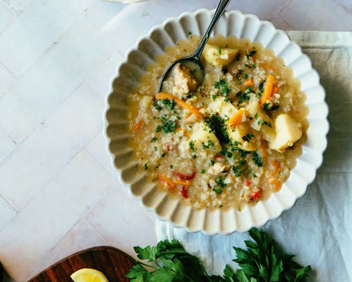 xilomeni-kotosoupa-me-laxanika-kai-ryzi-gastronomos-610x762-1-rotated